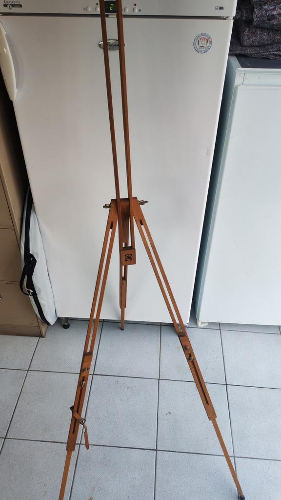 Chevalet de peintre, Enlèvement, Chevalet