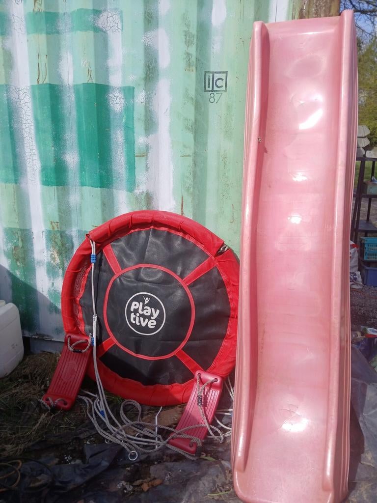 Lots de balançoire, Enlèvement, Balançoire