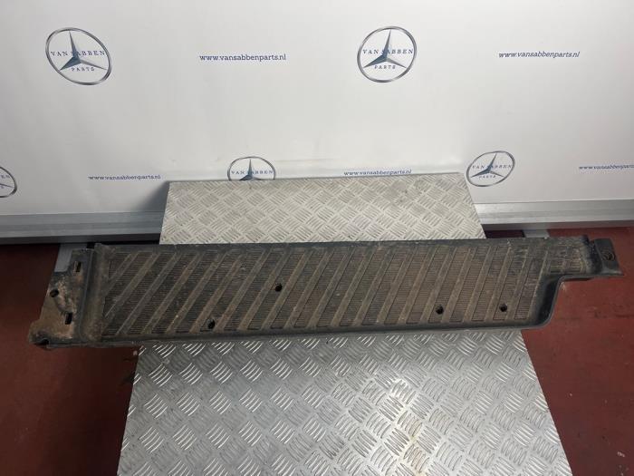 Niveau d’entrée de porte coulissante droite d'un Mercedes, Autos : Pièces & Accessoires, Carrosserie & Tôlerie, Mercedes-Benz