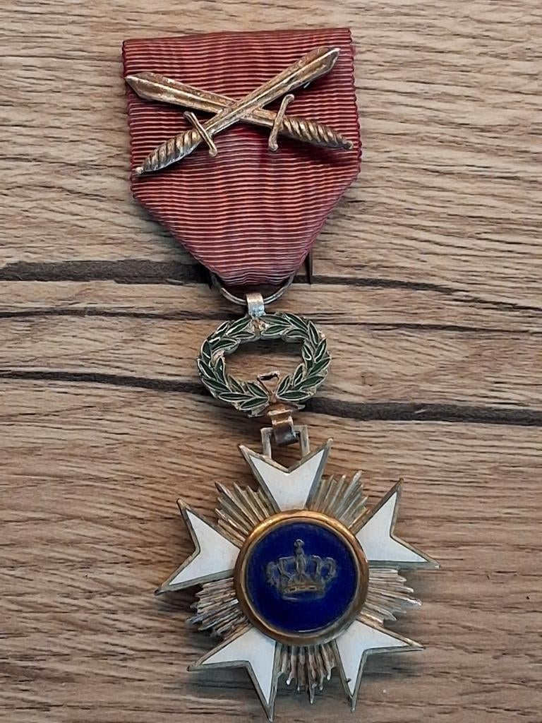 Chevalier de l'Ordre de la Couronne avec épées, Collections, Objets militaires | Général, Envoi