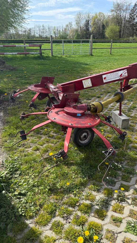 Lely lotus 300 hooischudder, Zakelijke goederen, Ophalen