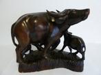 Houten beeld Waterbuffel met 3 kleintjes  +5kg in hardhout!, Ophalen of Verzenden