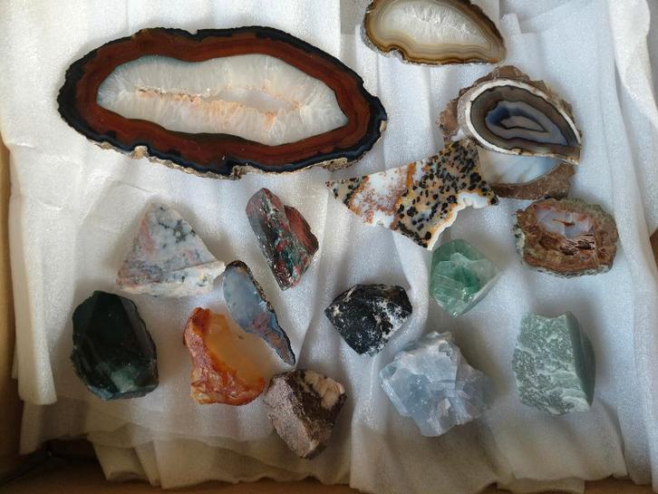 Mineralen en edelstenen setje, Verzamelen, Mineralen en Fossielen, Mineraal, Ophalen of Verzenden