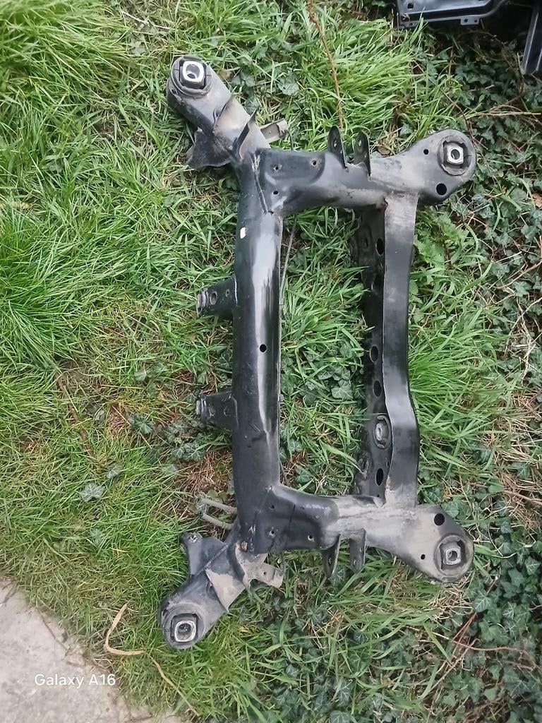 Berceau arrière bmw série 1 3 e81 e82 e87 e88 e90 e91 e92 e9, Enlèvement, BMW