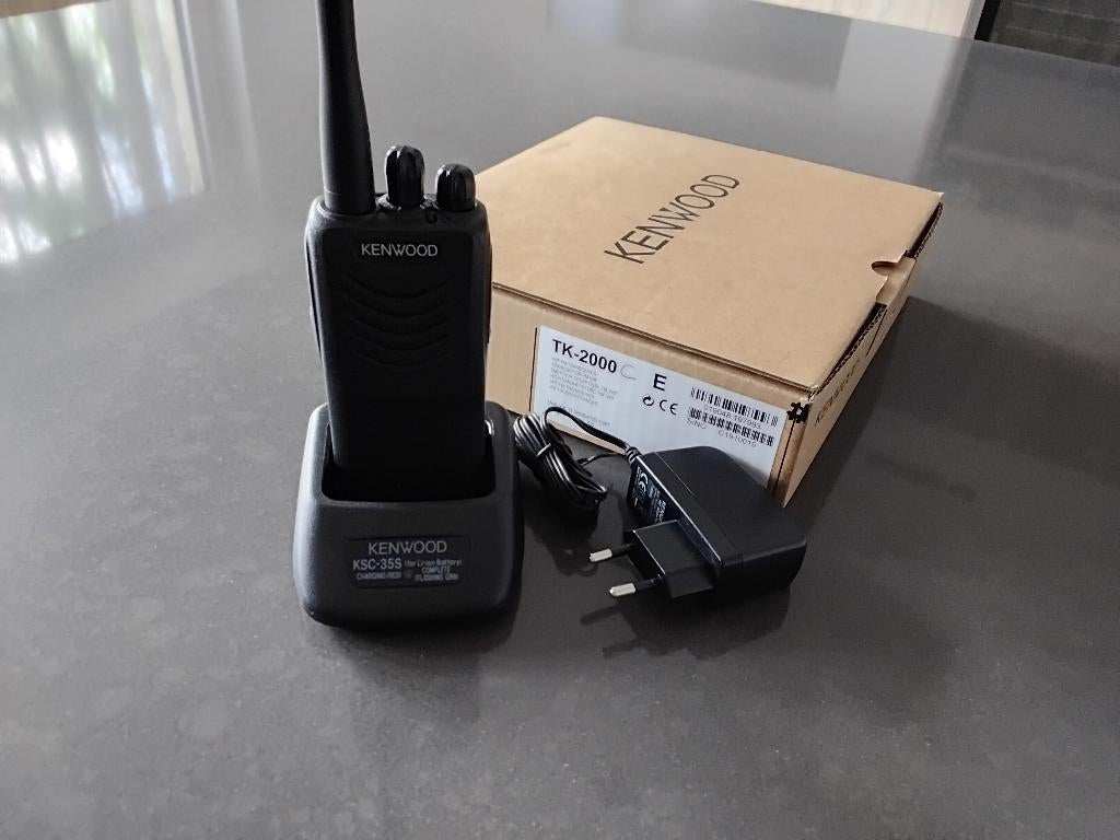 Kenwood tk2000, Ophalen of Verzenden, Zo goed als nieuw, Portofoon of Walkie-talkie, Met broekklem