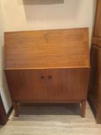 Bureau classique en bois, Enlèvement