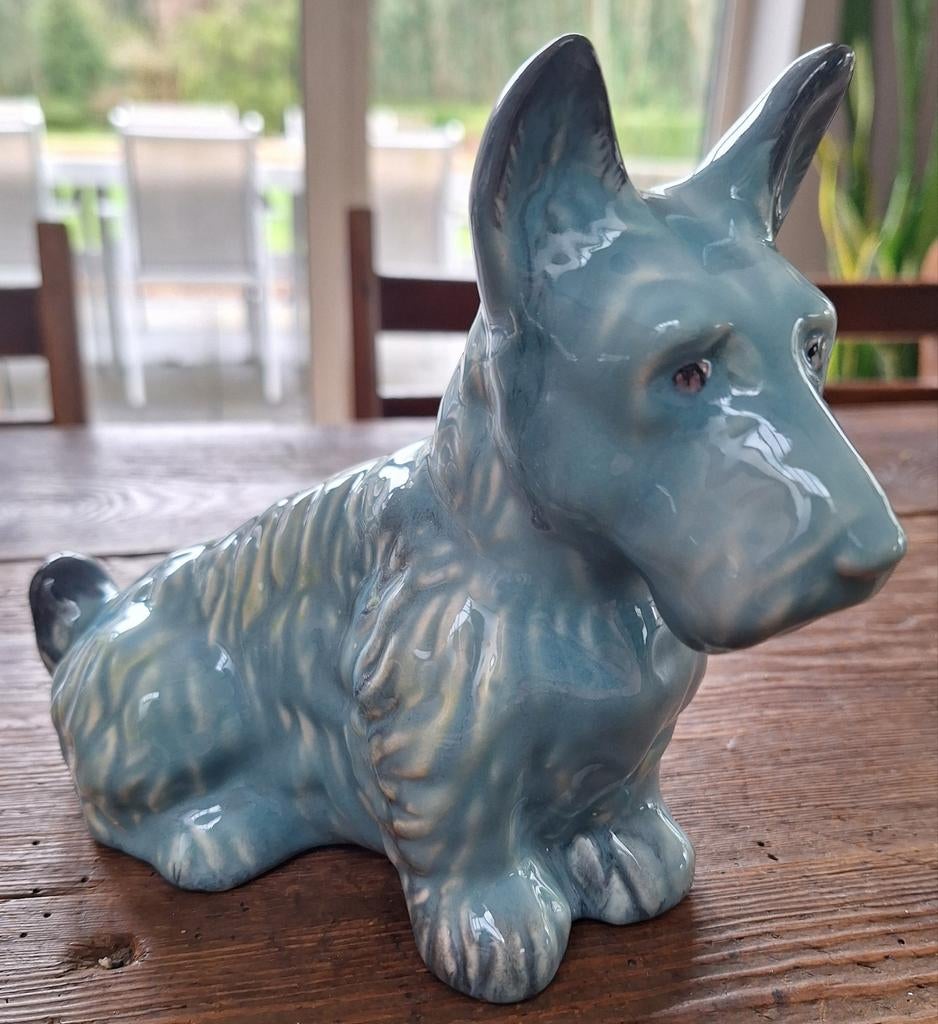 Statue d'un terrier en porcelaine émaillée anglaise de Beswi, Enlèvement ou Envoi
