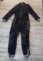 Duikpak 7mm + overpak 5mm semi-droog vrouw +/- 1m70; +/-70kg, Sports nautiques & Bateaux, Plongée, Enlèvement, Comme neuf, Combinaison de plongée