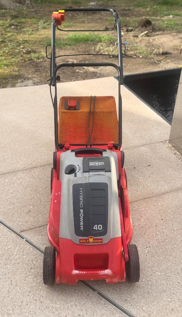 Tondeuse à gazon hybride Wolf Garten, Jardin & Terrasse, Tondeuses à gazon, Utilisé, Tondeuses à gazon sur batterie, 40 à 49 cm