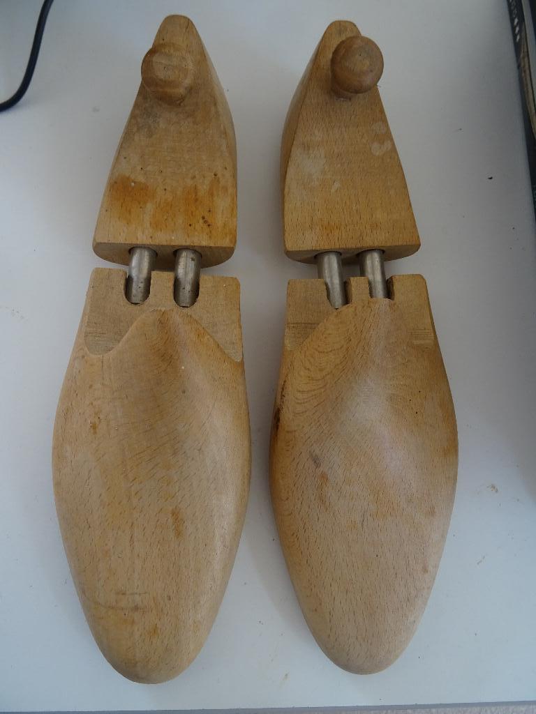 Embauchoirs en hêtre pour chaussures homme, taille 6., Enlèvement ou Envoi, Autres couleurs, Autres, Autres types