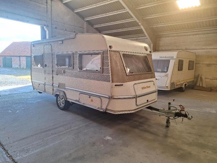 Hymer Eriba nova caravan, Caravans en Kamperen, Caravans, Particulier, tot en met 4, 750 - 1000 kg, Rondzit, Eriba, Vast bed, 4 tot 5 meter