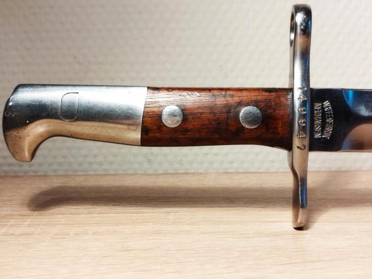Baïonnette suisse Schmidt Rubin 1918 avec fourreau - 70€., Collections, Objets militaires | Général, Armée de terre, Envoi