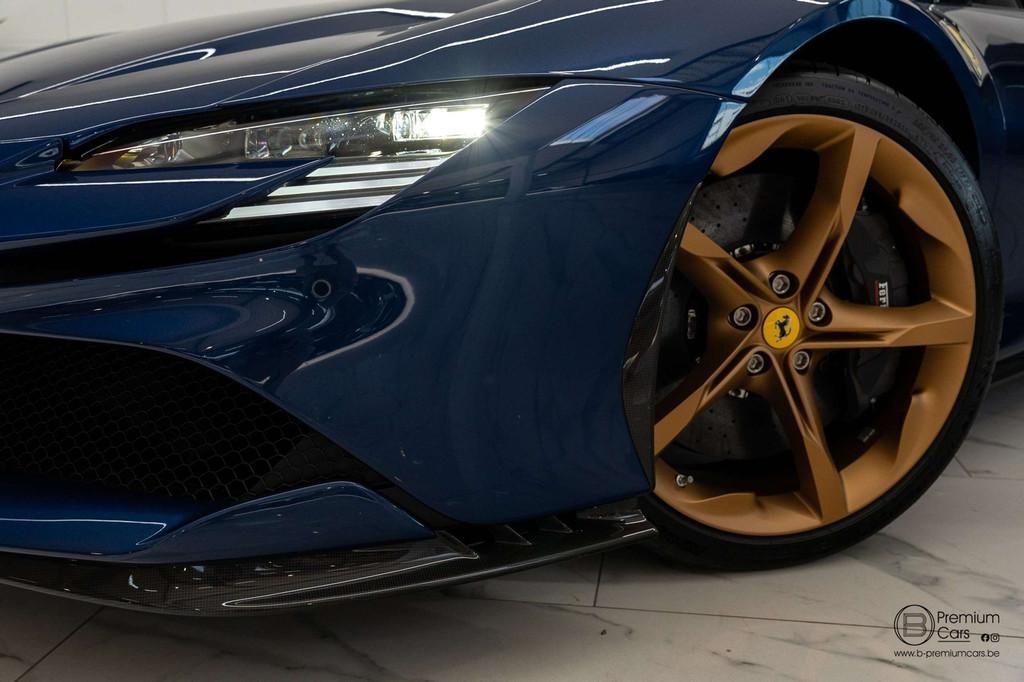 Ferrari SF90 Spider 4.0 V8 F1! PHEV! 10x Carbon / Mega Spec, Auto's, Gebruikt, Cabriolet, Blauw, Alcantara