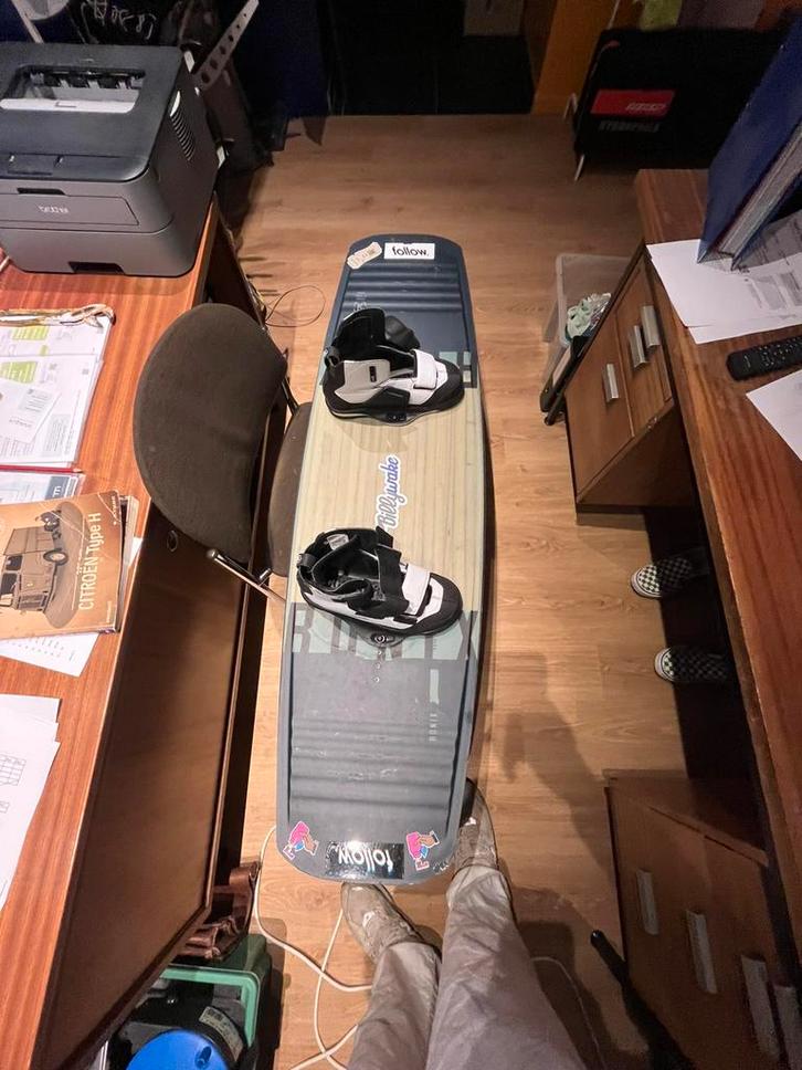 Planche de wakeboard ronix, Sports nautiques & Bateaux, Wakeboard, Utilisé, Planche, Enlèvement ou Envoi