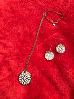 Bijoux Victoria en acier, Enlèvement, Utilisé