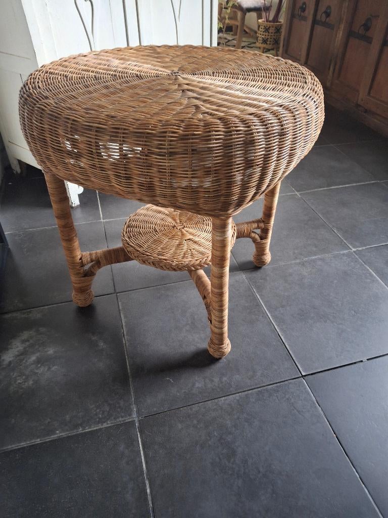 Rotan tafeltje, Ophalen, Overige materialen, 55 tot 75 cm, Zo goed als nieuw