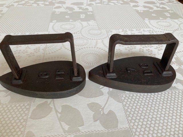 2 Strijkbouten/Strijkijzers, Antiek en Kunst, Ophalen of Verzenden