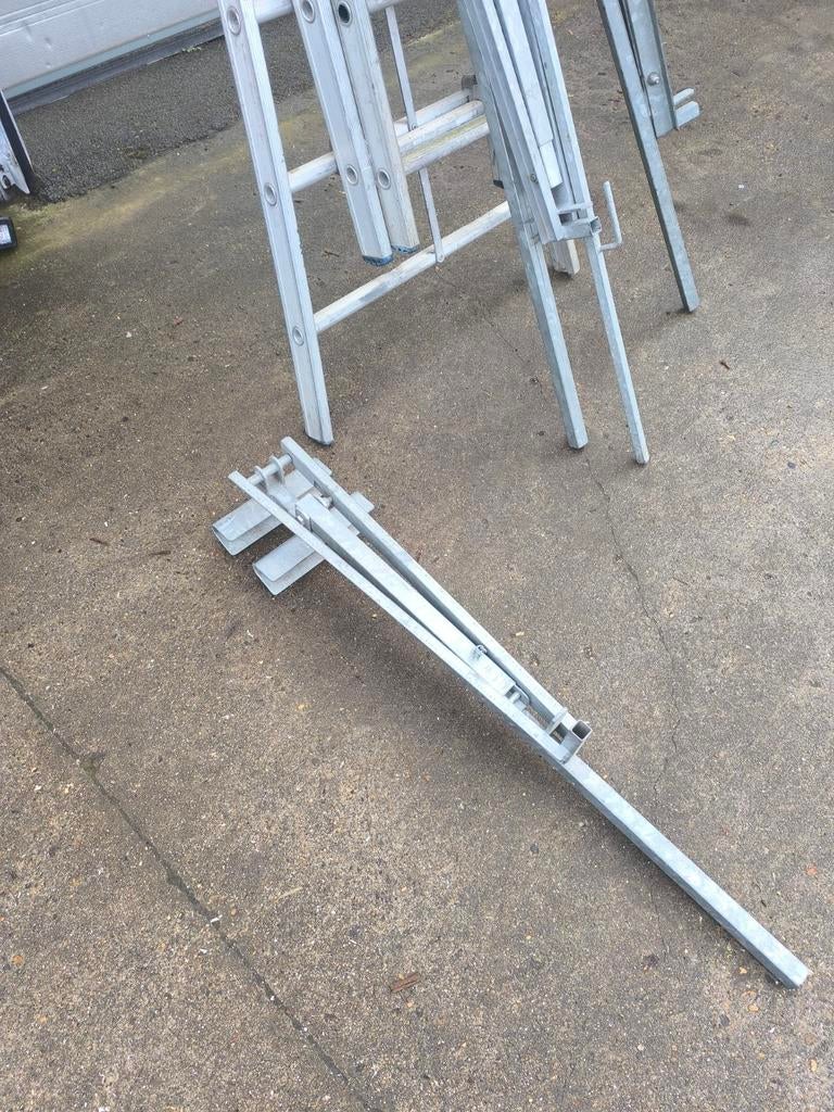 Crochets pour échelle, Bricolage & Construction, Échafaudages, Enlèvement, Utilisé, Autres types