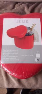 Pouf de rangement Julie en forme de cœur. Nouveau., Maison & Meubles, Canapés | Repose-pieds & Poufs, Neuf, Enlèvement ou Envoi