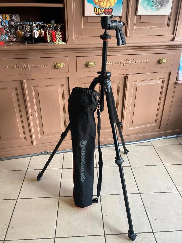 Vanguard kit trépied, TV, Hi-fi & Vidéo, Photo | Trépieds & Rotules, Comme neuf, Trépied, Avec rotule, Enlèvement