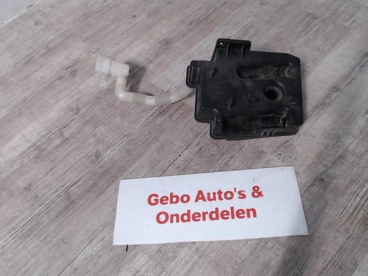 RUITENSPROEIERRESERVOIR VOOR Caddy III (2KA,2KH,2CA,2CH), Auto-onderdelen, Ruiten en Toebehoren, Volkswagen, Gebruikt