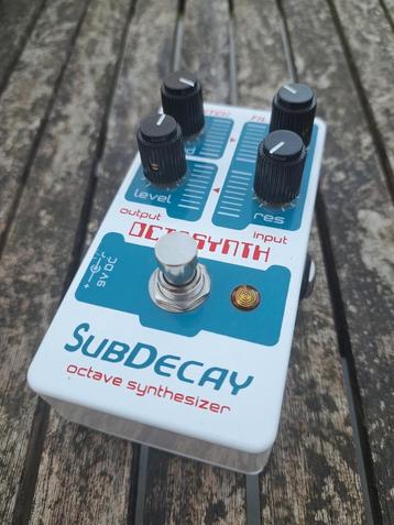 SubDecay OctaSynth Analoog Synth pedaal voor bas/git beschikbaar voor biedingen