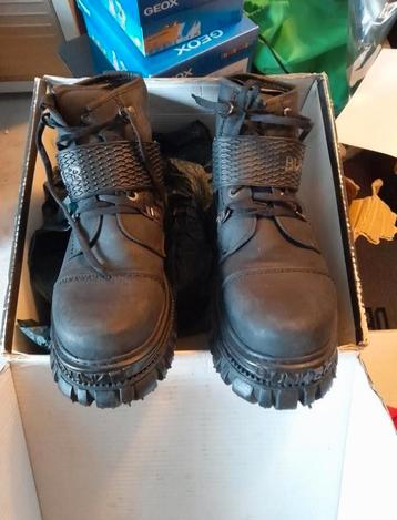 Bunker boots  beschikbaar voor biedingen