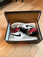 Jordan 1 high light smoke grey, Kleding | Heren, Schoenen, Overige kleuren, Nike, Ophalen of Verzenden, Zo goed als nieuw