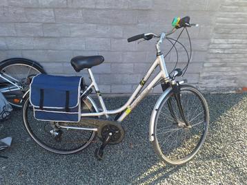 Damesfiets Simplex – goede staat, direct klaar voor gebruik beschikbaar voor biedingen