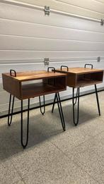 Nachtkastje van hout en metaal — industriële stijl, Huis en Inrichting, Ophalen, Gebruikt, Minder dan 45 cm, Minder dan 55 cm
