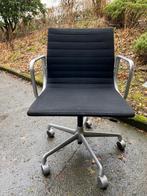 Véritable chaise Eames EA117 tissu/alu, Comme neuf