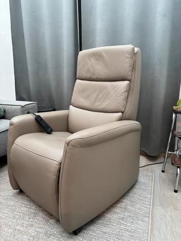Fauteuil inclinable électrique Hukla Leather, avec relaveur, Enlèvement, Comme neuf, Cuir, Relaxzetel, fauteuil, relax zetel, relaxfauteuil, relaxstoel