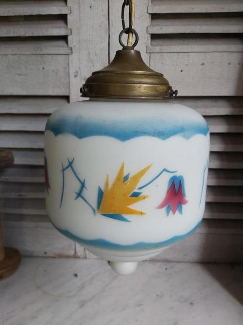 Mooie vormgegeven oude melkglazen hanglamp, bloemen, Antiek en Kunst, Antiek | Verlichting, Ophalen of Verzenden