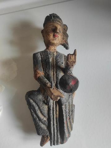 Oude houten Birmese figuur ....muzikant beschikbaar voor biedingen