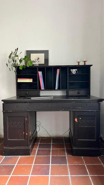 Bureau/secretaire vintage beschikbaar voor biedingen