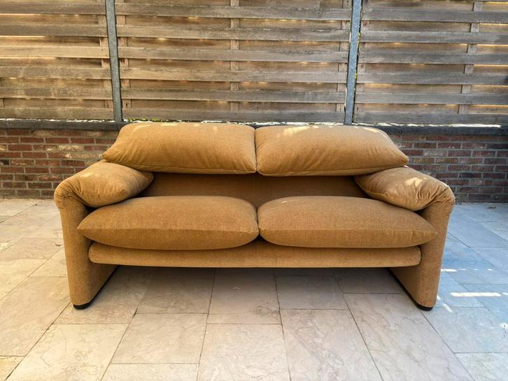 Canapé 2 places Cassina Maralunga Vico Magistretti rembourré, Maison & Meubles, Canapés | Salons, Utilisé, Deux personnes, 150 à 200 cm