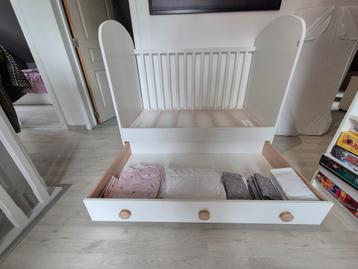 ikea lit gonatt avec draps de lit et protection barreau, Enlèvement, Utilisé, Matelas