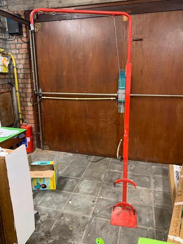 Automatische poederblusser beschikbaar voor biedingen