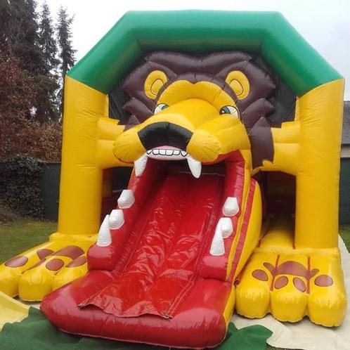 Springkasteel front slide Lion met obstakels, Hobby en Vrije tijd, Feestartikelen | Verhuur, Gebruikt, Ophalen of Verzenden