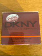 DKNY Red Delicious Men 100 ml in cellofaan, Handtassen en Accessoires, Uiterlijk | Parfum, Ophalen of Verzenden, Nieuw