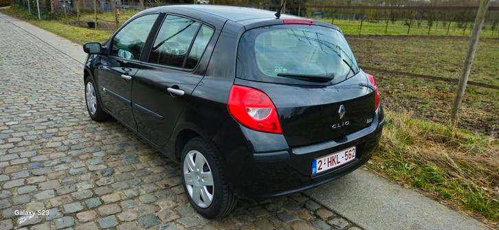Renault clio/1.2i/airco/demande d'immatriculation, Autos, Renault, Particulier, Clio, Phares directionnels, Airbags, Air conditionné