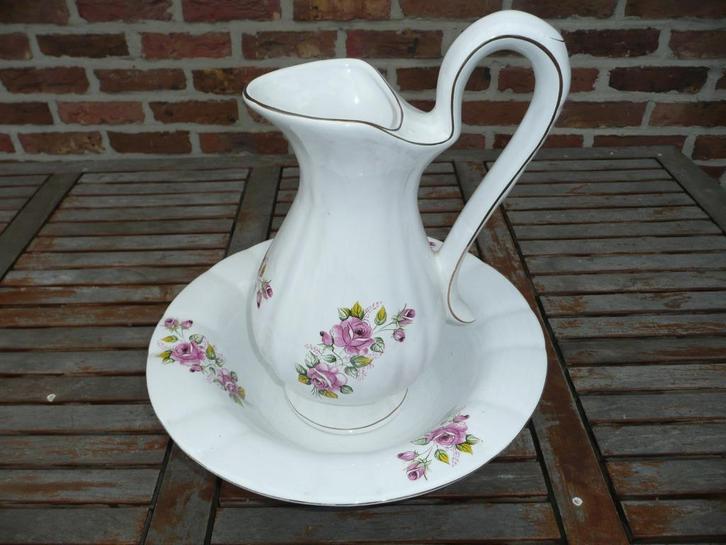 charmant lampetset (waskom + waterkan) met bloemenmotief, Antiek en Kunst, Antiek | Keramiek en Aardewerk, Ophalen of Verzenden