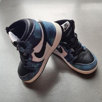 Blauwe sneakers van Nike beschikbaar voor biedingen