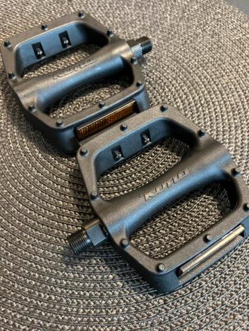 Kona Jackshit 2 Composite Pedals - Black beschikbaar voor biedingen