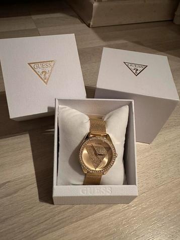 Montre Guess JAMAIS porté  disponible aux enchères