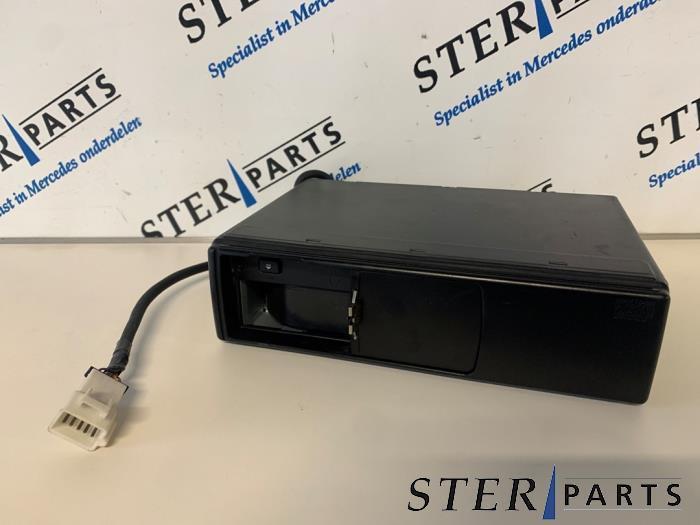 Changeur de CD d'un Mercedes ML-Klasse, Autos : Pièces & Accessoires, Électronique & Câbles, Mercedes-Benz, Utilisé, 3 mois de garantie