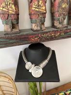 Magnifique collier ethnique en métal argenté, Ophalen of Verzenden, Zo goed als nieuw, Zilver, Overige materialen