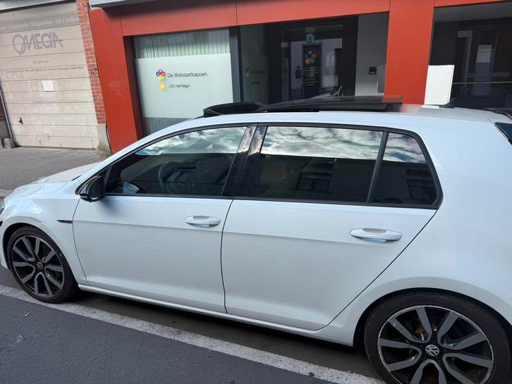 Golf 7 2015 editie van 150 pk, Auto's, Volkswagen, Particulier, Golf, Benzine, 5 deurs, Automaat, Wit, Bruin, Onderhoudsboekje