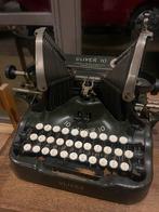 Machine à écrire ancienne très beau modèle, Gebruikt