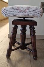 Pianostoeltje of kruk. In hoogte verdraaibaar., Ophalen